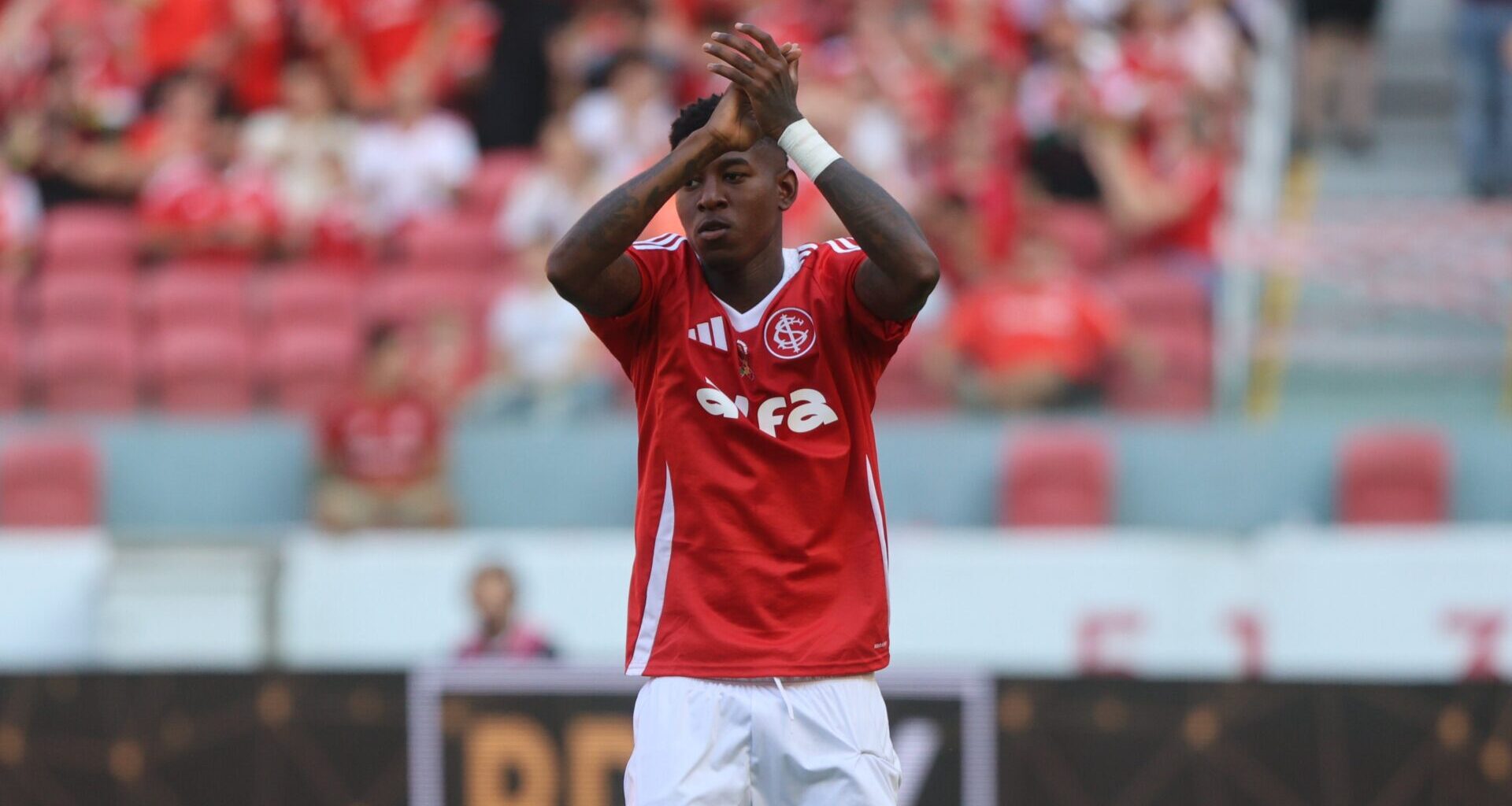 Benfica está na corrida pela contratação de Vitão e Internacional já definiu preço do defesa