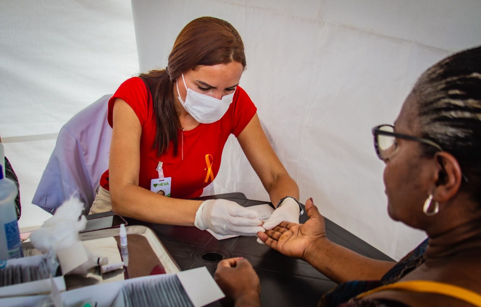Prefeitura de Maricá realiza ação do Dezembro Vermelho e Laranja com foco na prevenção e conscientização dos moradores