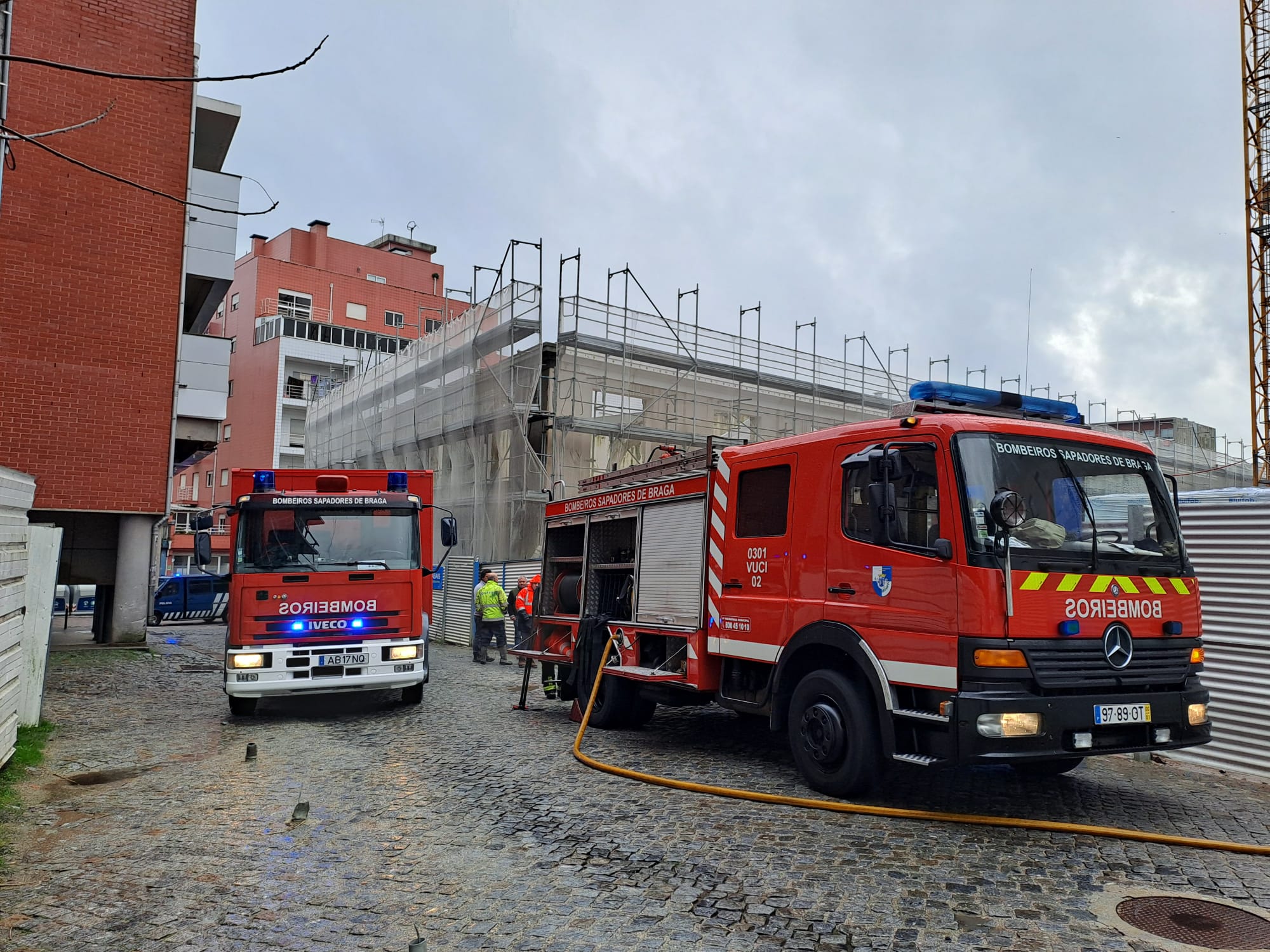 Dominado incêndio na futura residência universitária de braga