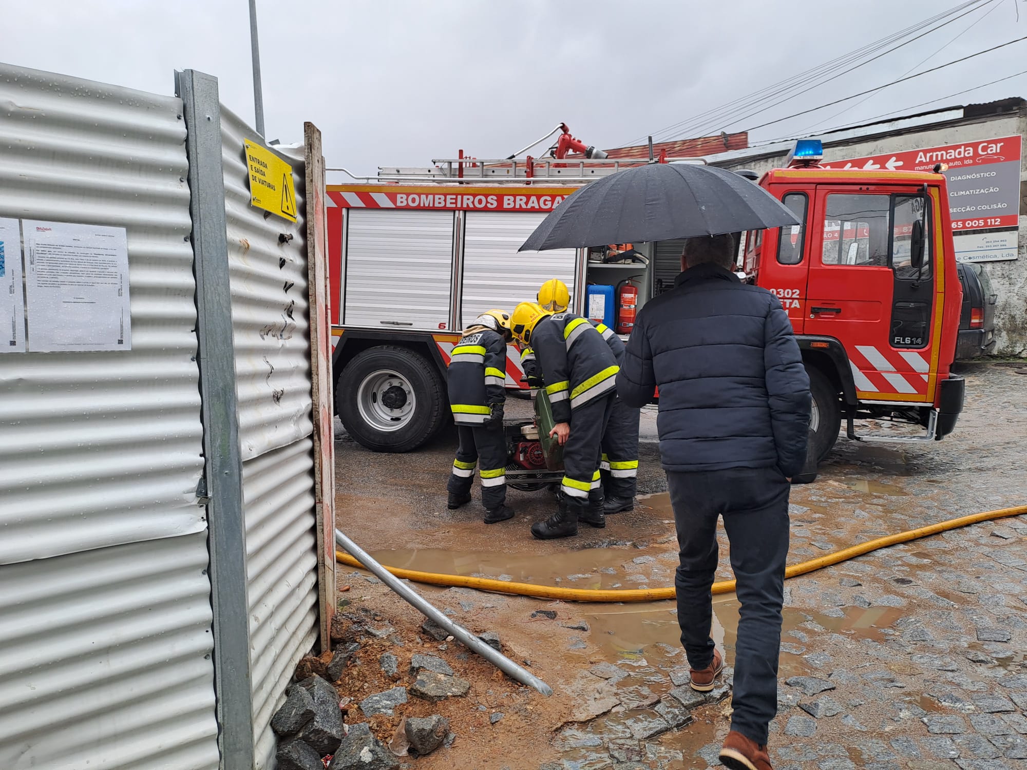 Dominado incêndio na futura residência universitária de braga