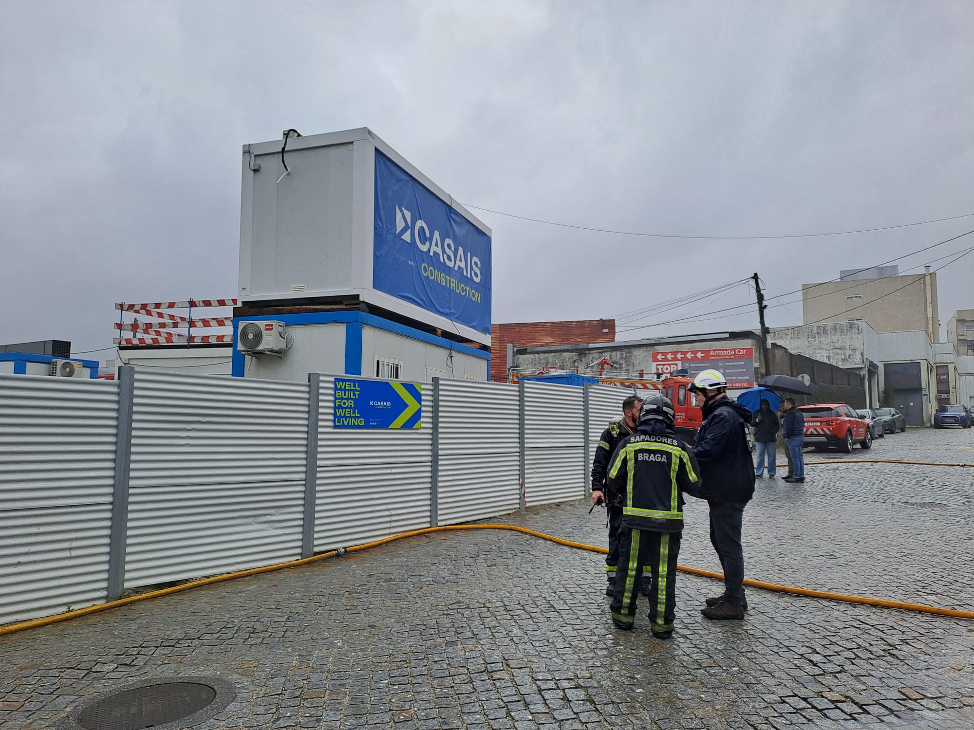 Dominado incêndio na futura residência universitária de braga