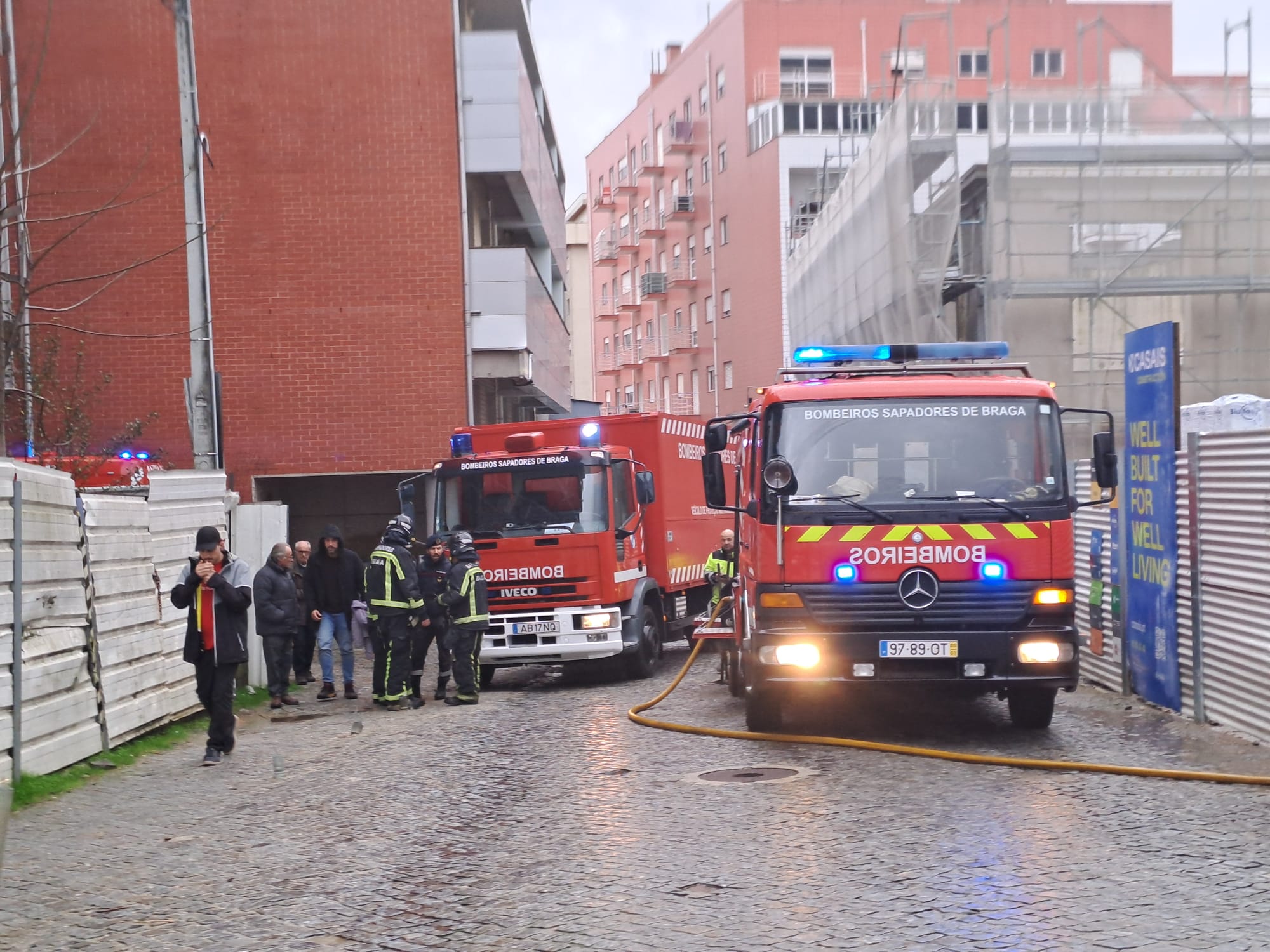 Dominado incêndio na futura residência universitária de braga
