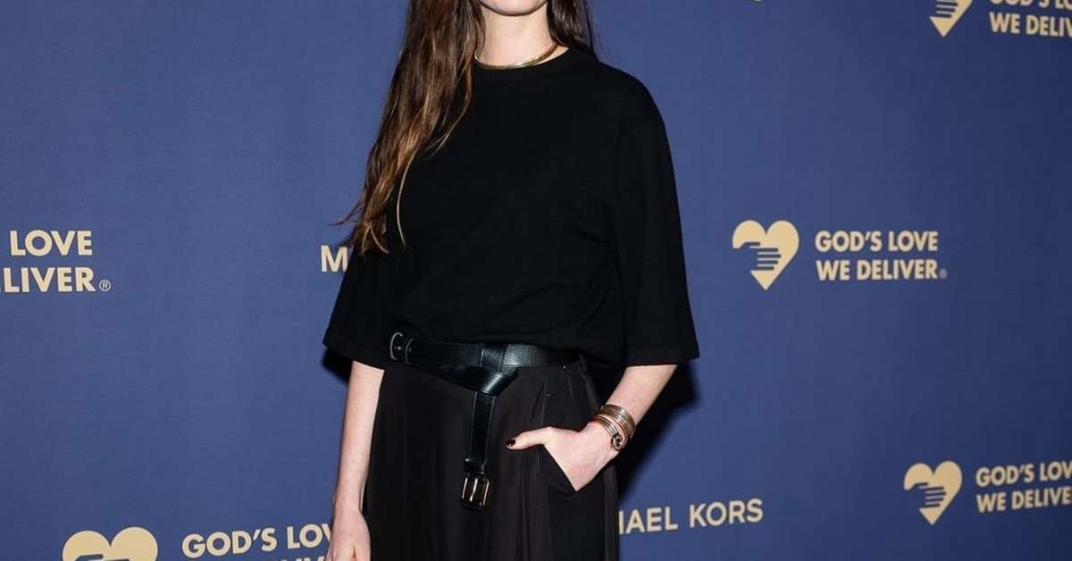 Anne Hathaway revela que canção brasileira foi a sua mais ouvida em 2025