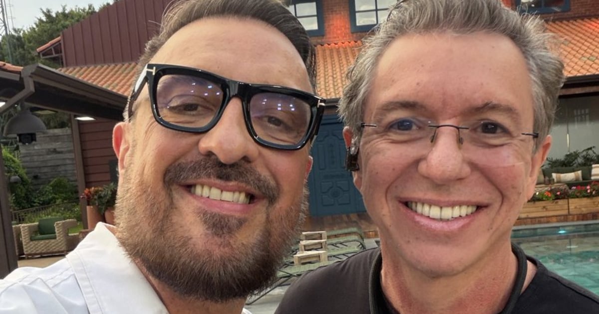 Encontro de milhões! Boninho visita A Fazenda para divulgar A Casa do Patrão - R7