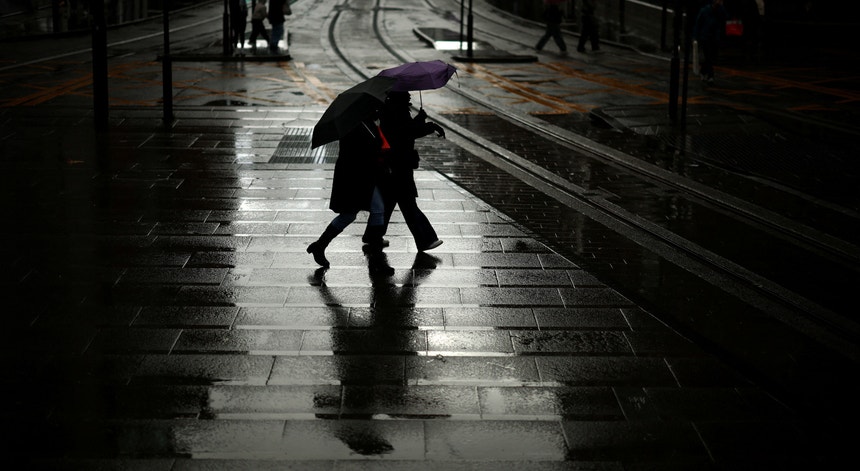 Depressão Davide. Aviso amarelo para chuva e agitação marítima