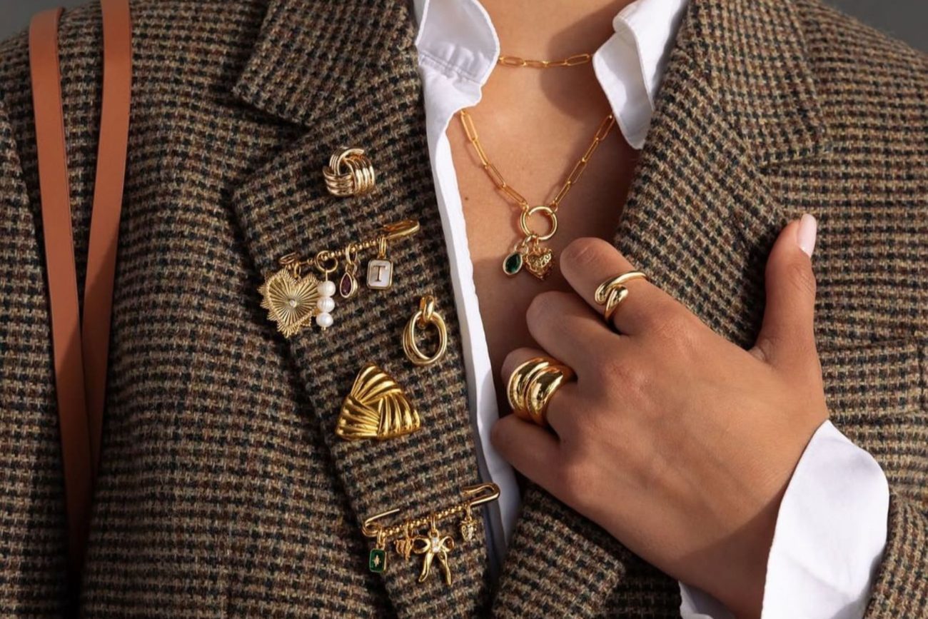 O acessório preferido da Rainha Elizabeth II sendo usado atualmente