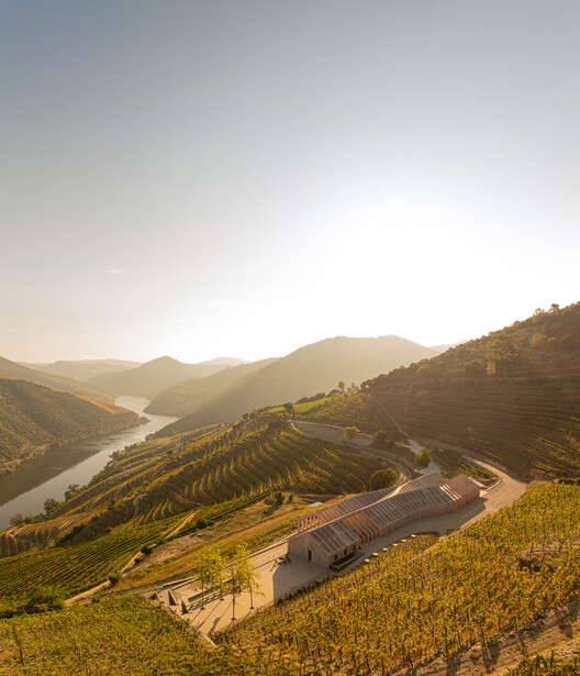 Adega da Quinta de Adorigo / Atelier Sergio Rebelo - Imagem 6 de 32