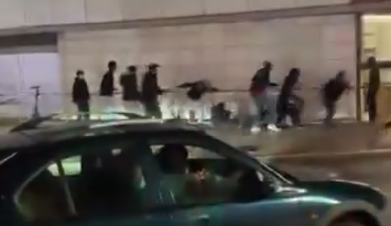 Adolescente de 17 anos ferido à facada em cena de pancadaria entre jovens no centro de Santarém (c/ vídeo)