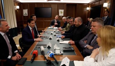 Reunião EUA-Ucrânia. Zelensky destaca "tom construtivo", Trump fala em "boas hipóteses" de acordo