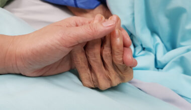 Ninguém morre realmente de velhice. Estudo a autópsias revela o que realmente nos mata