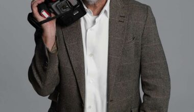 Bob Wolfenson repassa carreira de 50 anos e ensaios emblemáticos com celebridades desnudas