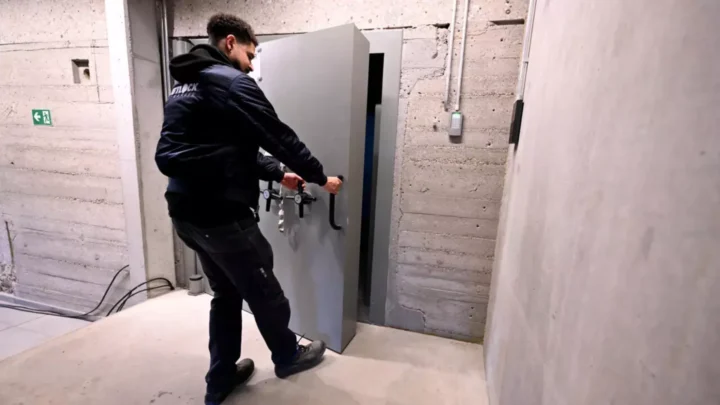 Imagem porta do bunker nazi na Alemanha