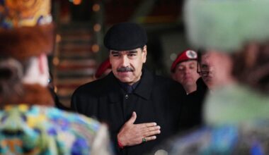 "Está completamente sozinho". Porque China e Rússia parecem ter abandonado Maduro?