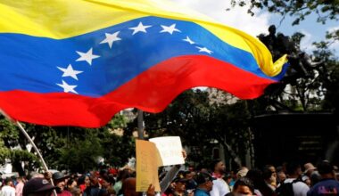 Rússia dá "pleno apoio" à Venezuela contra pressão naval dos EUA nas Caraíbas