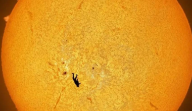 Astrofotógrafo acerta e cria imagem perfeita de paraquedista diante do Sol