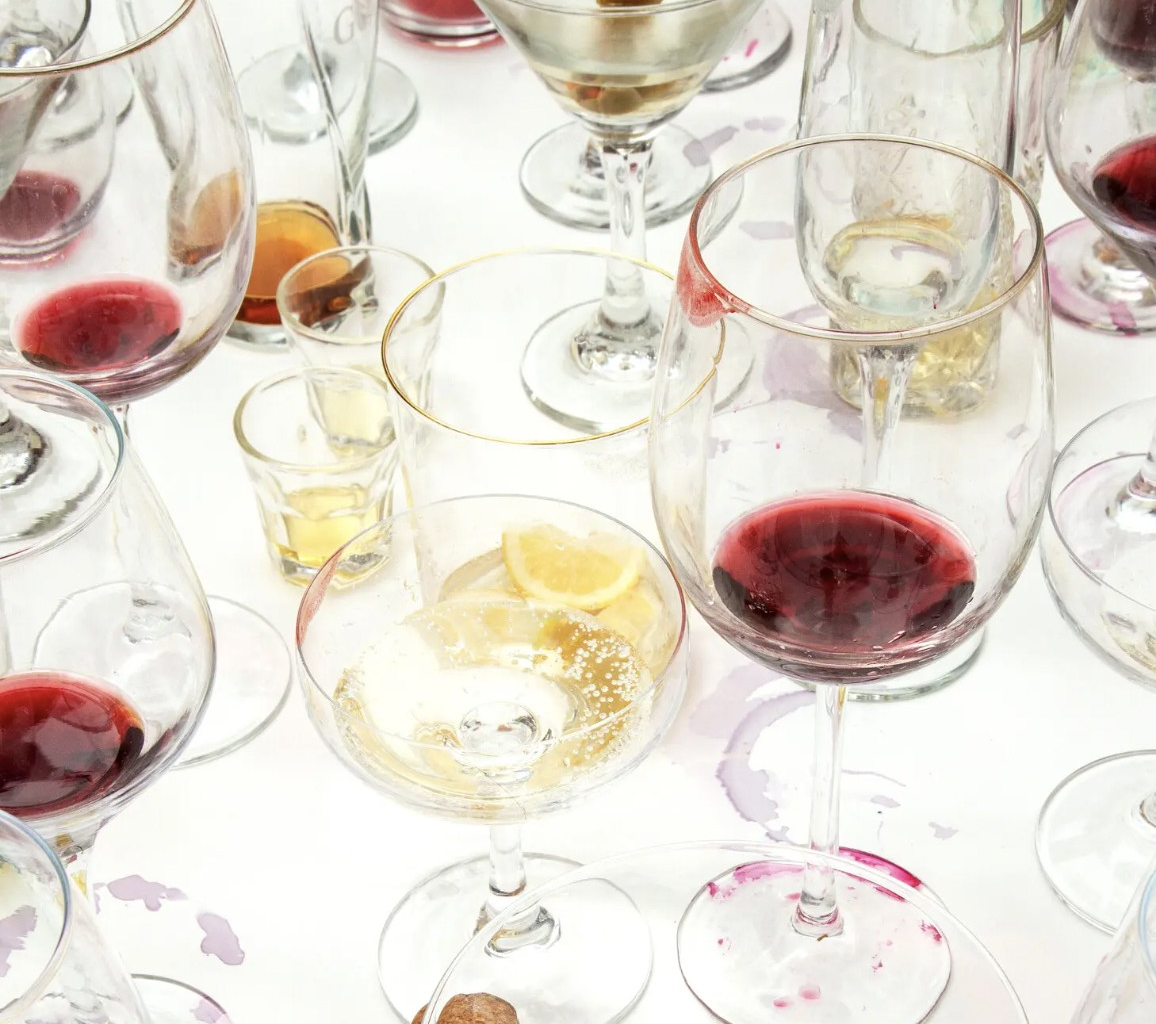 Tudo bem consumir bebidas alcoólicas em excesso ocasionalmente?