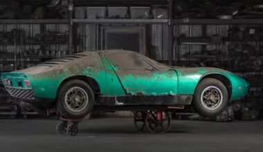 Esquecida por 46 anos, entenda como Lamborghini reapareceu em armazém e foi vendida por mais de R$ 7,2 milhões nos EUA