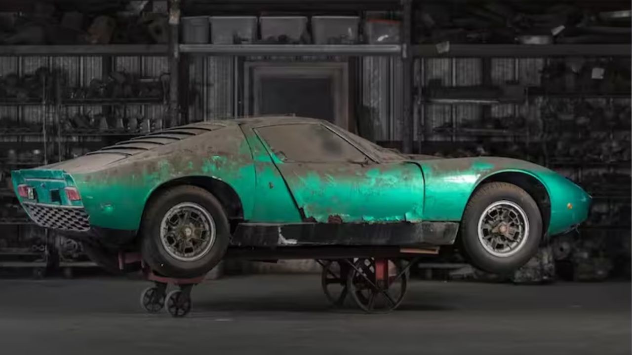 Esquecida por 46 anos, entenda como Lamborghini reapareceu em armazém e foi vendida por mais de R$ 7,2 milhões nos EUA