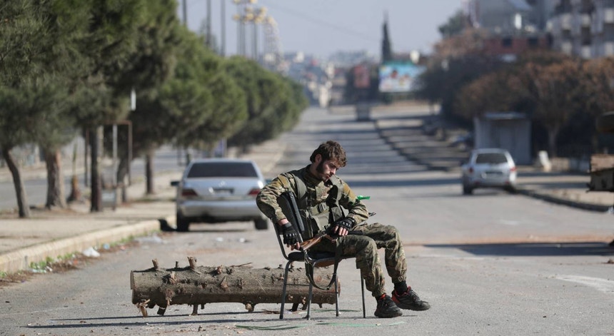 Síria. Vários mortos em atentado à bomba contra mesquita de Homs