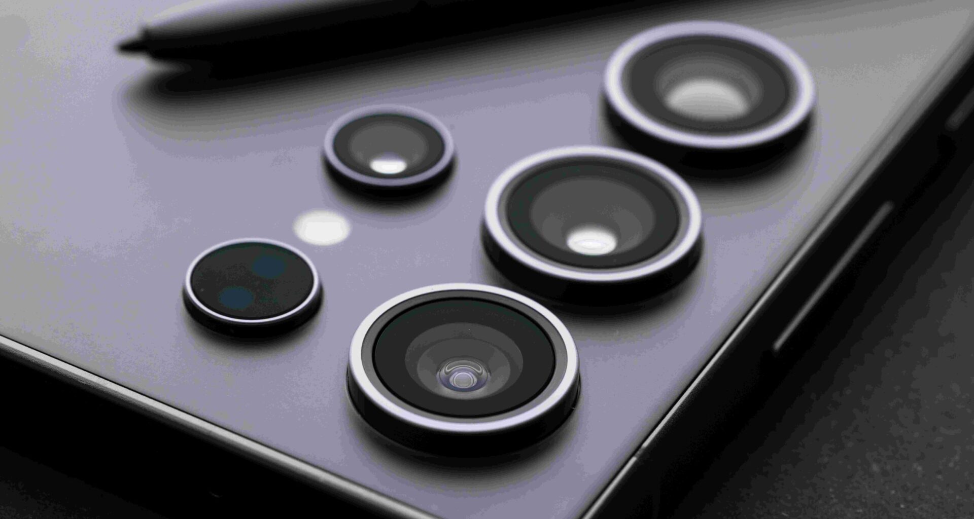 Escassez de memória deve elevar preços de celulares e PCs em 2026 - Portal IN - Pompeu Vasconcelos