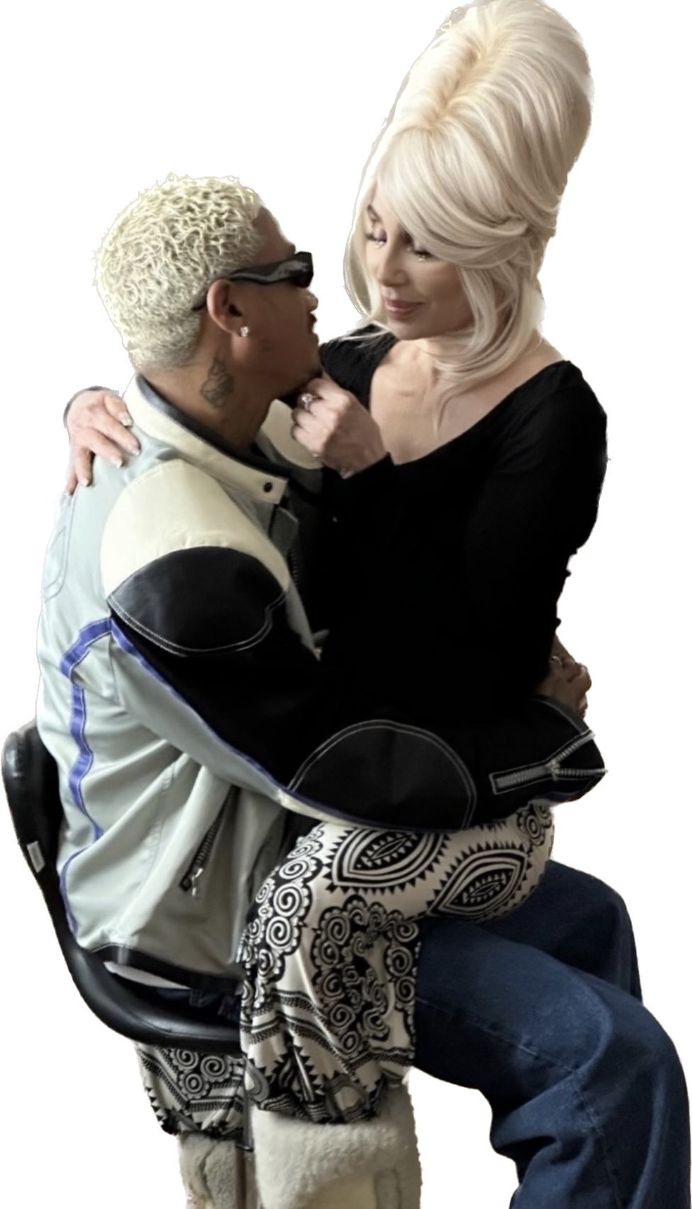 Cher e o seu namorado, o produtor musical Alexander Edwards — Foto: Reprodução/Redes sociais