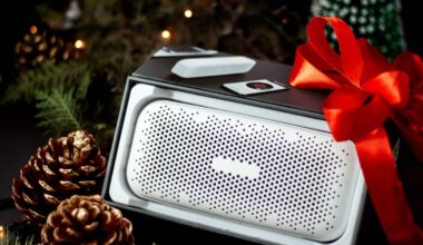 Coluna com enfeites de Natal