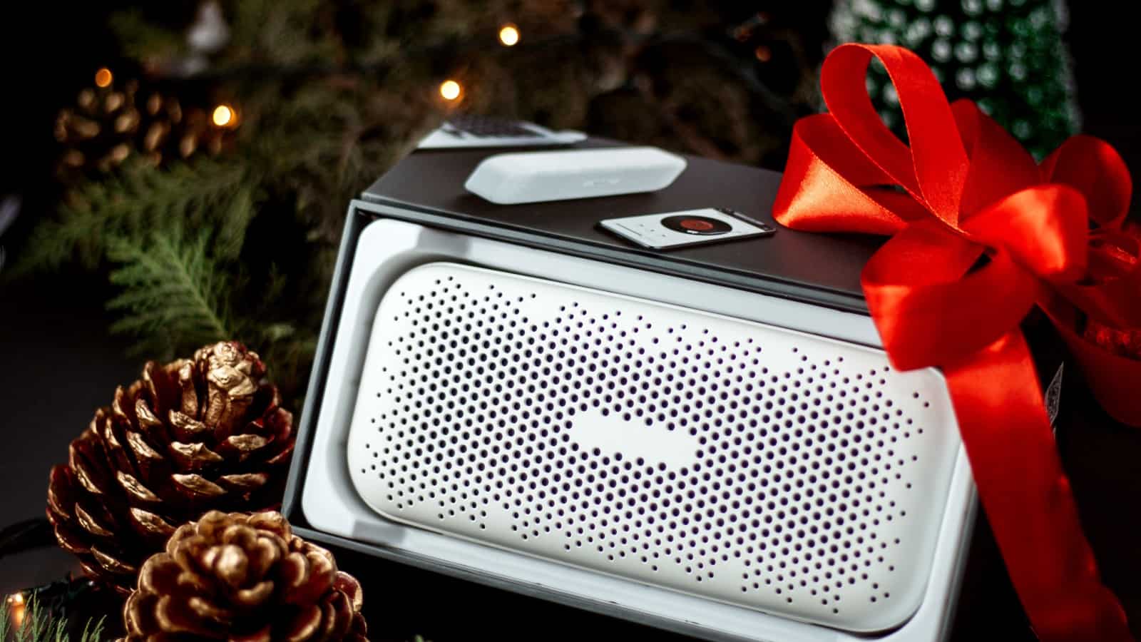 Coluna com enfeites de Natal