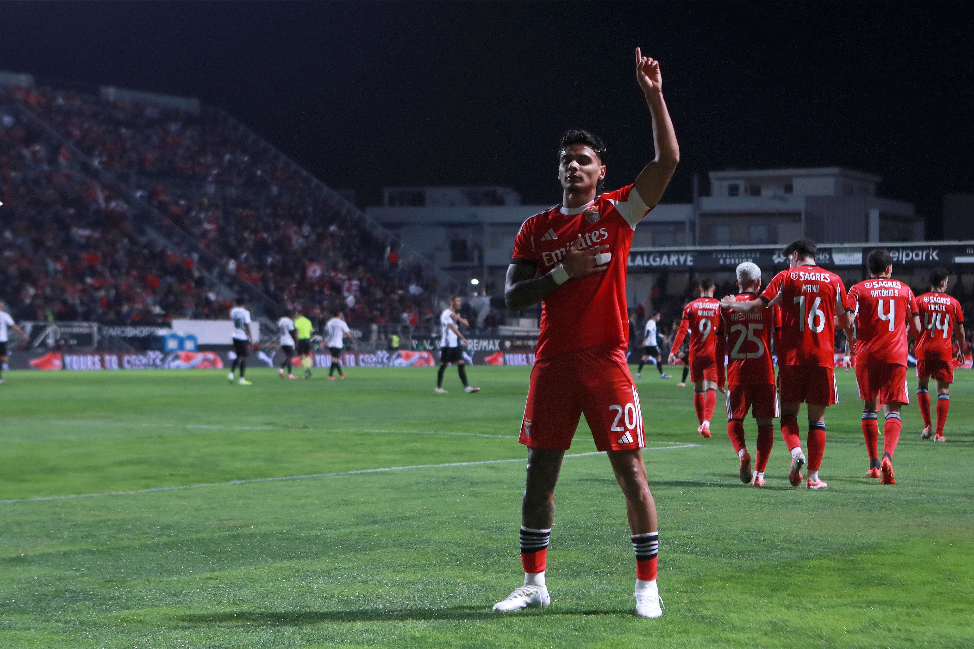 Richard Ríos festeja golo apontado frente ao Farense - Foto: Carlos Vidigal Jr. / Kapta+
