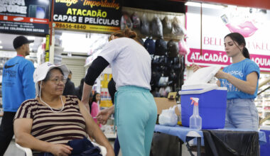 Carro da Vacina leva imunização à Ceilândia