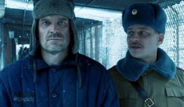 David Harbour e Tom Wlaschiha, que está na CCXP25, em "Stranger Things"