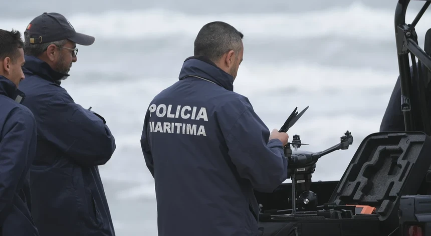 Quatro desaparecidos após naufrágio de barco de pesca ao largo de Aveiro
