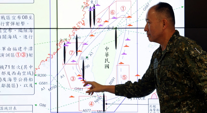 "Nada me preocupa". Trump desvaloriza manobras militares da China com fogo real à beira de Taiwan