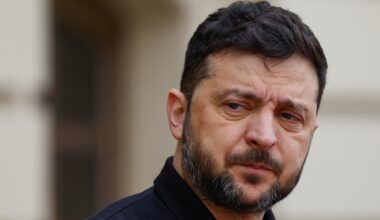 Acordo de paz para a Ucrânia. Zelensky reúne-se com aliados europeus em Londres e Bruxelas