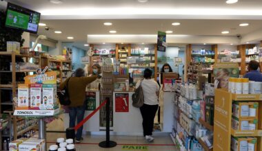 Farmácias com falta de vacinas da gripe para pessoas fora dos grupos elegíveis