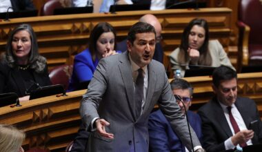 Cinco deputados do PSD viajaram até Pequim a convite do... Partido Comunista Chinês