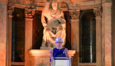 Lagarde diz que travagem nos salários é crucial para manter as taxas de juro em mínimos de 2% - Diário de Notícias