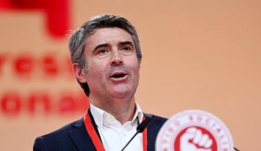 José Luís Carneiro acusa Montenegro de leilão antes da greve geral