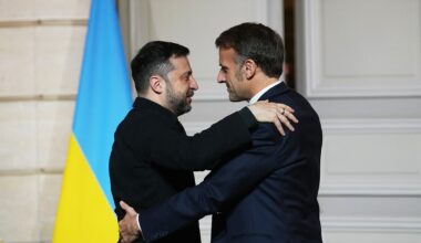 Zelensky estabelece linhas vermelhas em semana de novas negociações de paz - Diário de Notícias