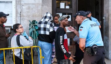 Imigrantes. Governo propõe eliminar notificação de abandono voluntário e aumentar tempos de detenção para até 18 meses