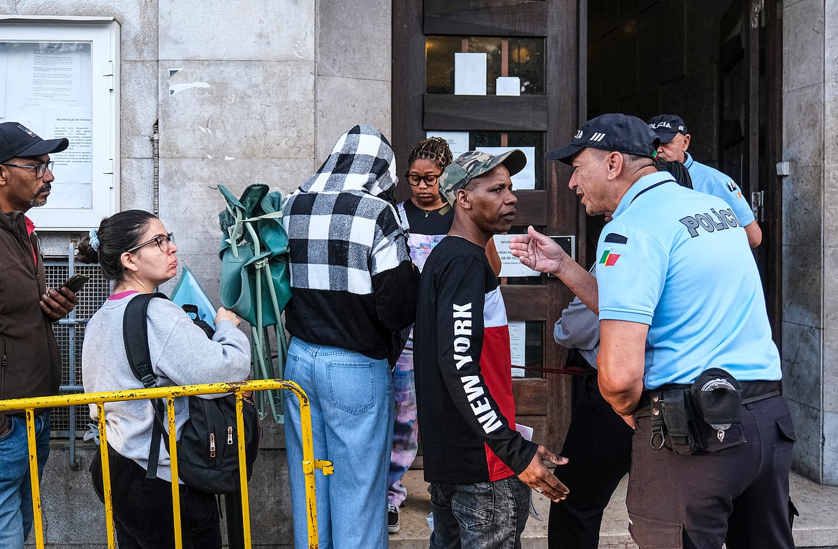 Imigrantes. Governo propõe eliminar notificação de abandono voluntário e aumentar tempos de detenção para até 18 meses