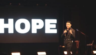 Ex-gangue português inspira jovens contra violência