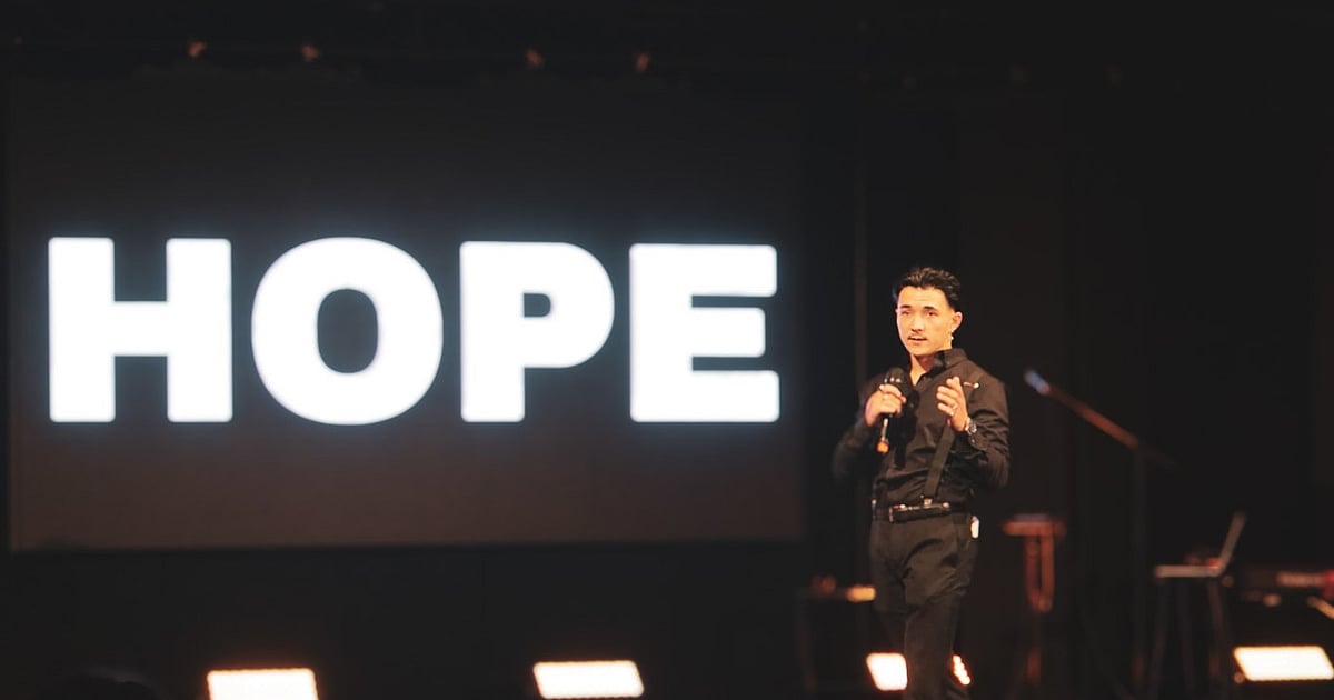 Ex-gangue português inspira jovens contra violência