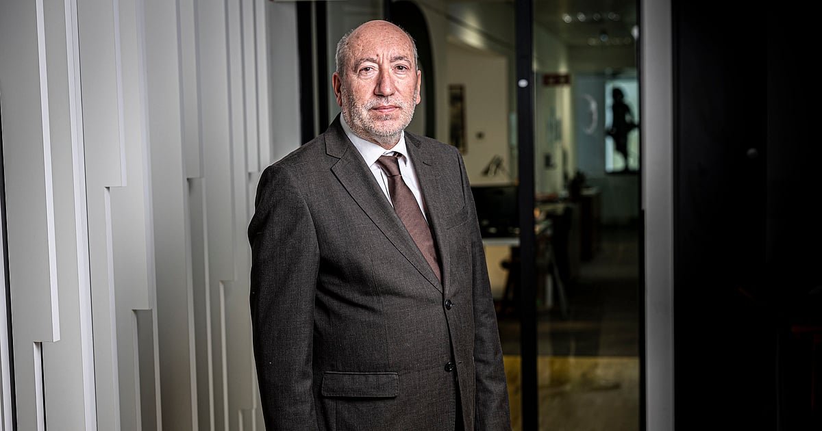 António Filipe: “Investimento de 5,8 mil milhões na Defesa é insanidade. Precisamos de escolas e hospitais” - Diário de Notícias