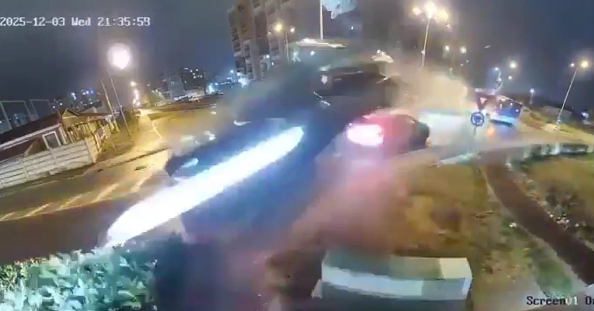 Câmara de videovigilância filma carro a voar por cima de rotunda e de dois automóveis após condutor desmaiar