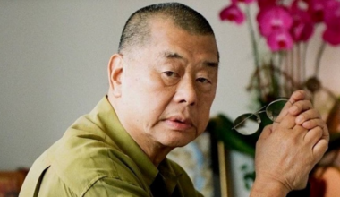 Cinco anos após ser preso, magnata dos media de Hong Kong crítico da China vai saber o veredito