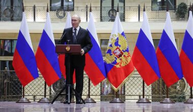 Putin chama “porquinhos” aos líderes europeus na véspera de reunião crucial para a UE - Diário de Notícias