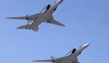 Moscovo diz que bombardeiros russos efetuaram voo "planeado" ao norte da Escandinávia