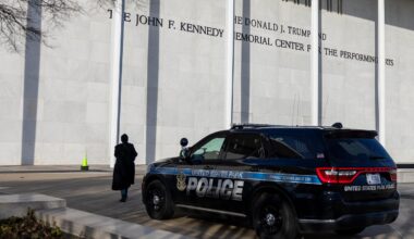 Concerto de Natal no Kennedy Center cancelado depois de Trump pôr o seu nome no edifício