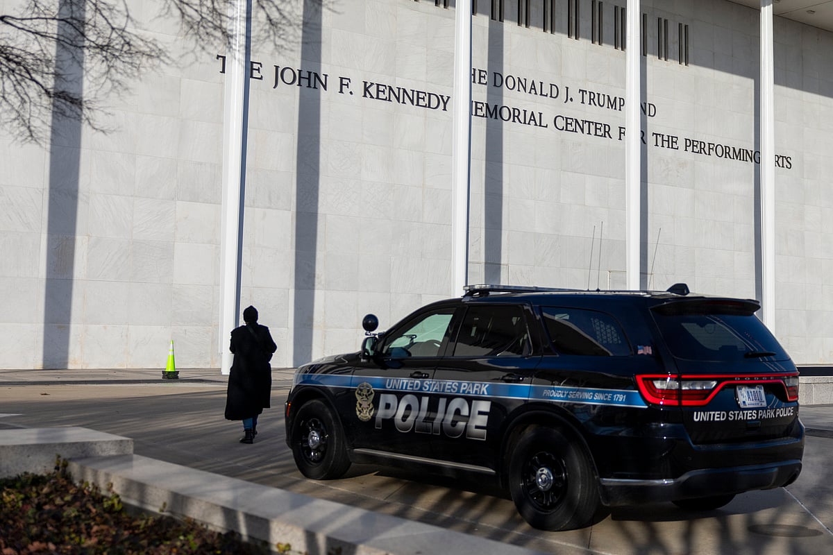 Concerto de Natal no Kennedy Center cancelado depois de Trump pôr o seu nome no edifício