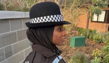 Hijab Magnético para Agentes Muçulmanas no Reino Unido